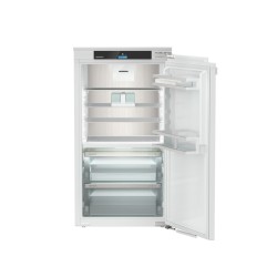 Įmontuojamas šaldytuvas...